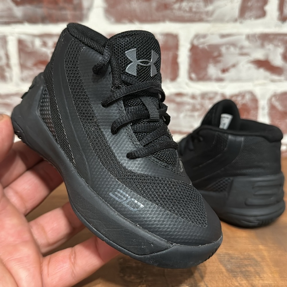 Under Armour Curry Kids Shoes Sz 6K